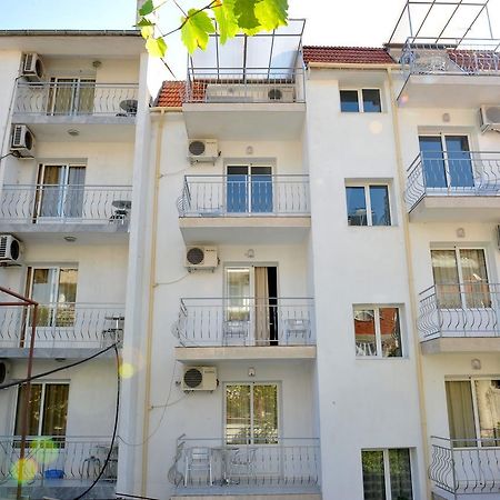 Family Hotel Blazhi Sandanski Exterior photo