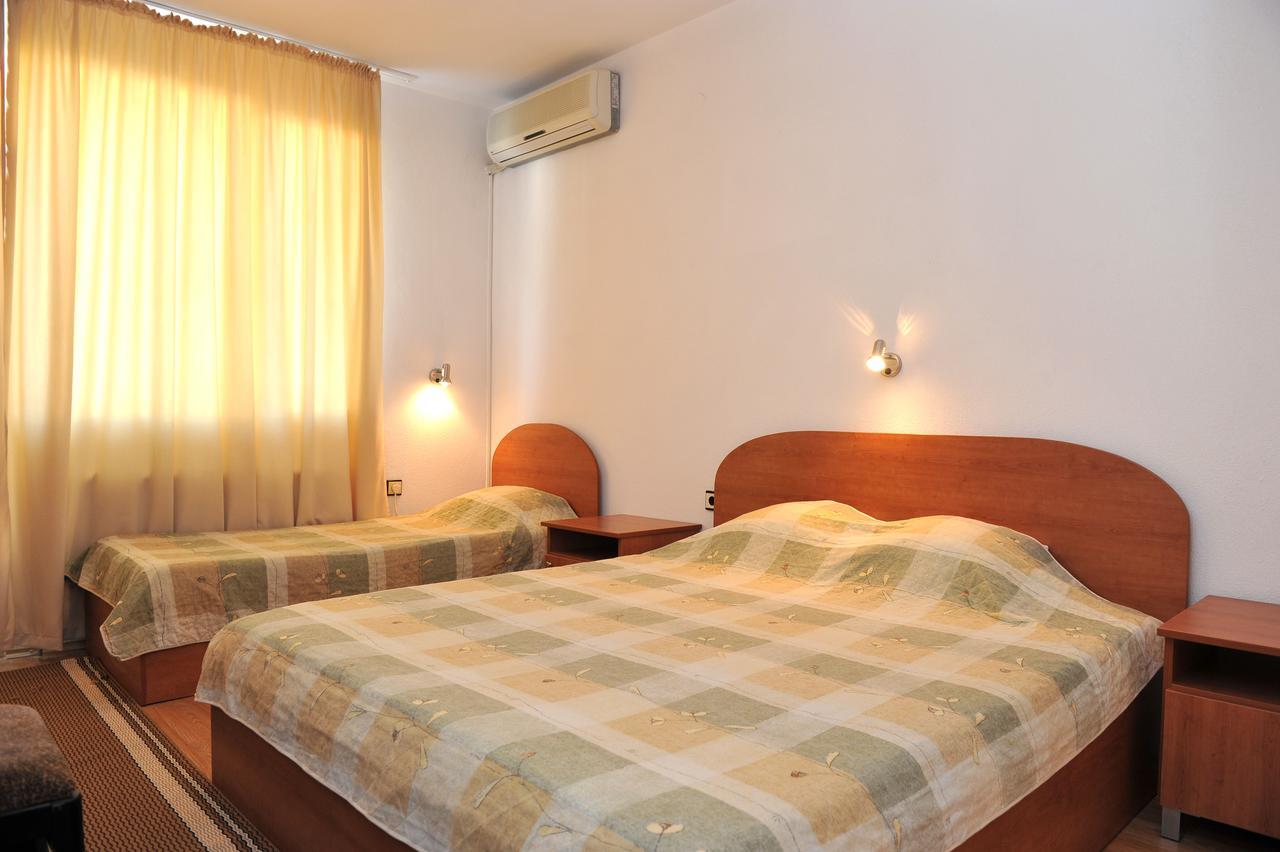 Family Hotel Blazhi Sandanski Exterior photo