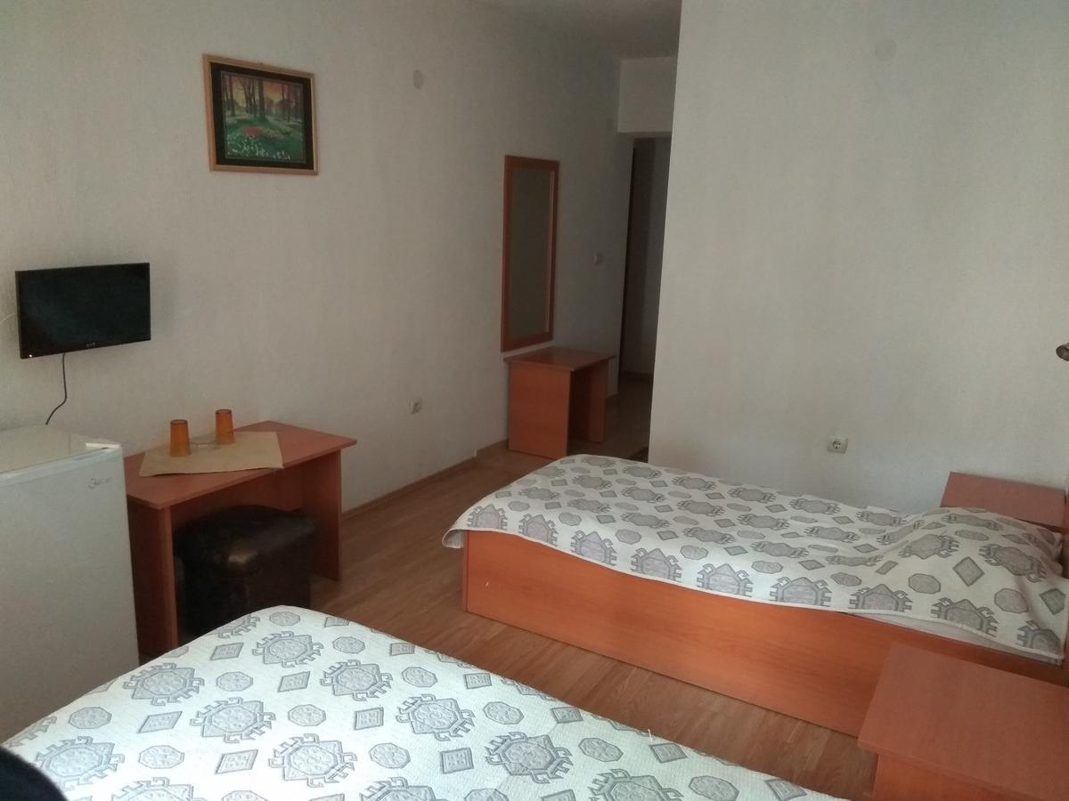 Family Hotel Blazhi Sandanski Exterior photo