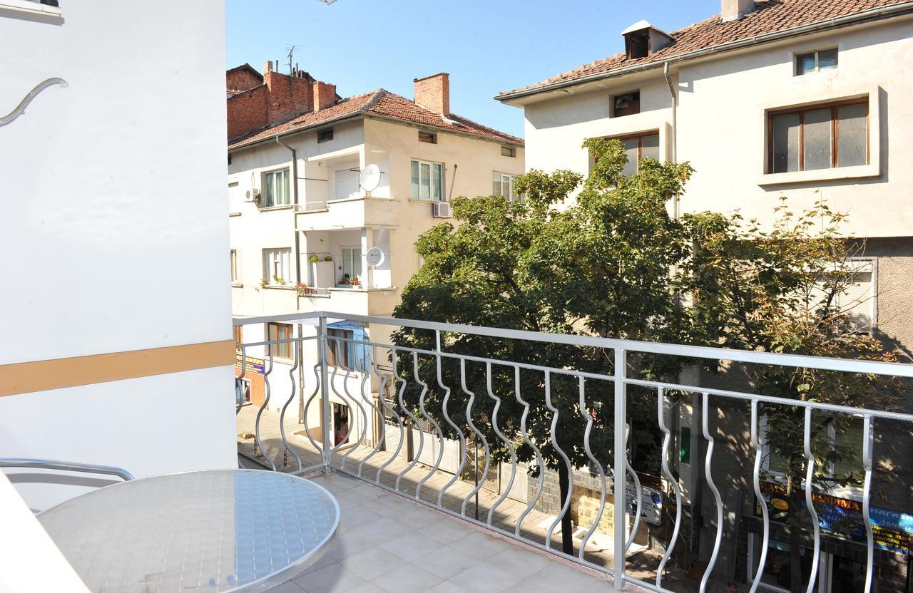 Family Hotel Blazhi Sandanski Exterior photo